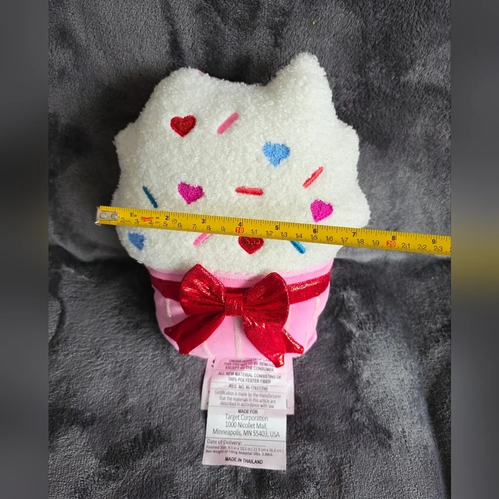 NWT Target 2026 Valentine's Day Small Giftable Cupcake decorative Pillow 11 × 9